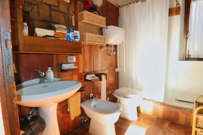 Image No.47-2 Bed Country House for sale