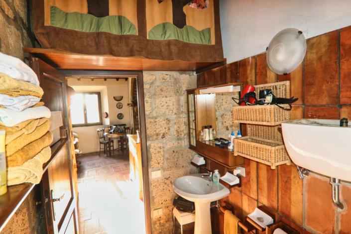 Image No.49-2 Bed Country House for sale