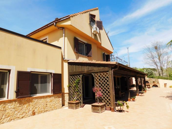 Image No.3-Villa de 4 chambres à vendre à Piazza Armerina