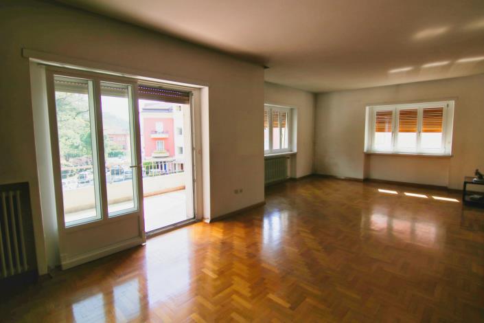 Image No.17-4 Bed Apartment for sale