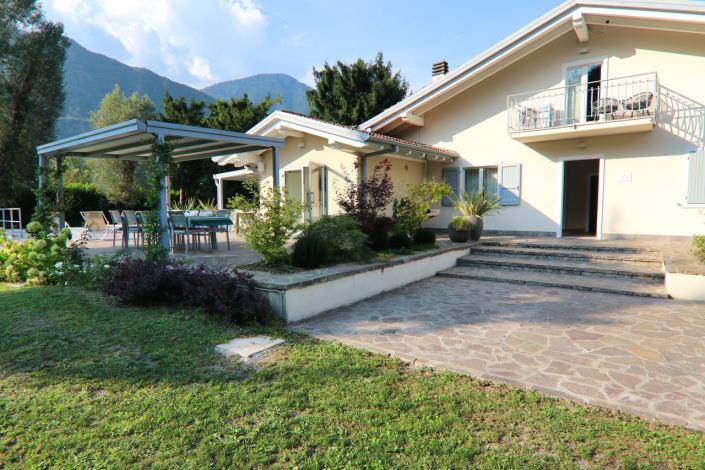 Image No.2-6 Bed Villa for sale