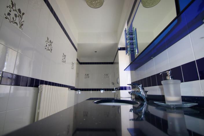 Image No.40-10 Bed Hotel for sale