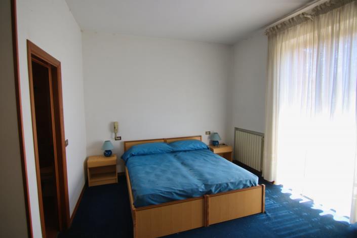 Image No.53-10 Bed Hotel for sale