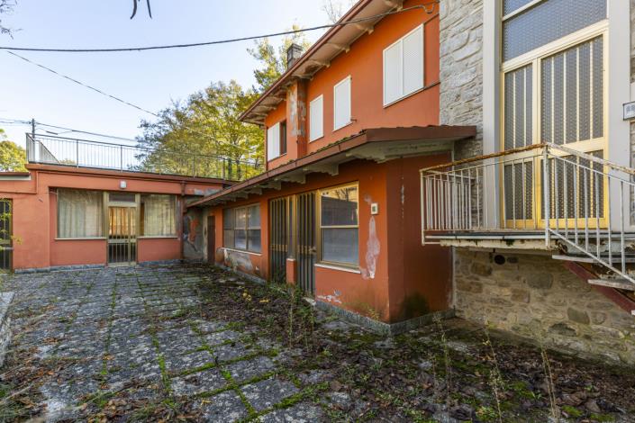 Image No.10-10 Bed Hotel for sale