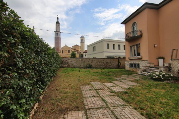 Image No.60-5 Bed Villa for sale