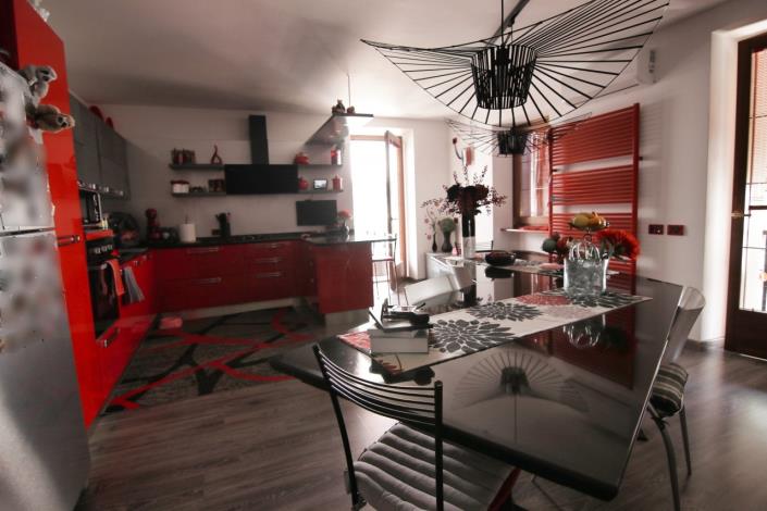 Image No.6-4 Bed House for sale