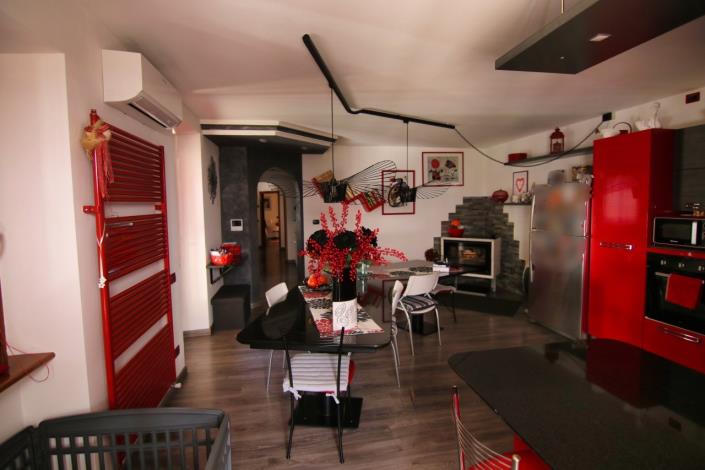 Image No.9-4 Bed House for sale