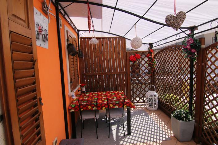 Image No.10-4 Bed House for sale