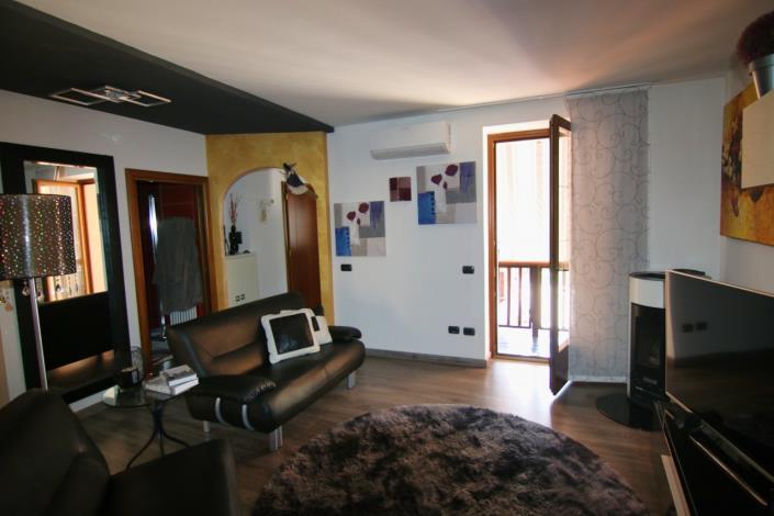 Image No.17-4 Bed House for sale