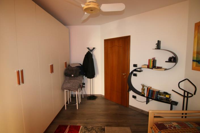 Image No.25-4 Bed House for sale