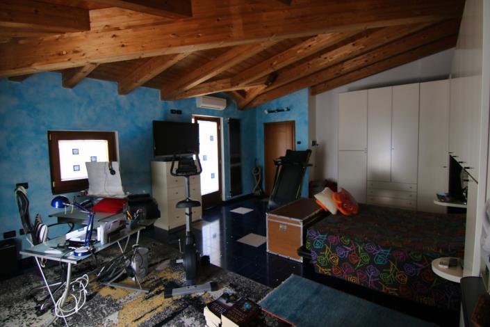 Image No.34-4 Bed House for sale