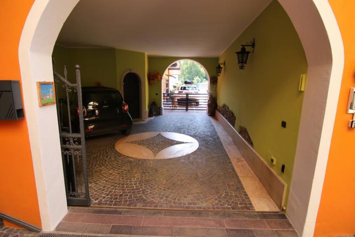 Image No.57-4 Bed House for sale