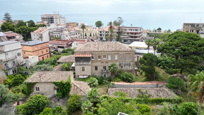 Image No.6-11 Bed Villa for sale