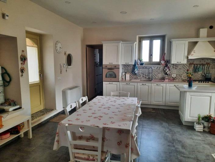 Image No.20-4 Bed Villa for sale