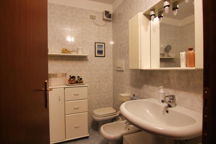 Image No.32-2 Bed Apartment for sale