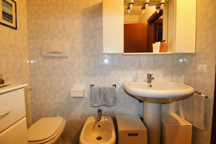 Image No.33-2 Bed Apartment for sale