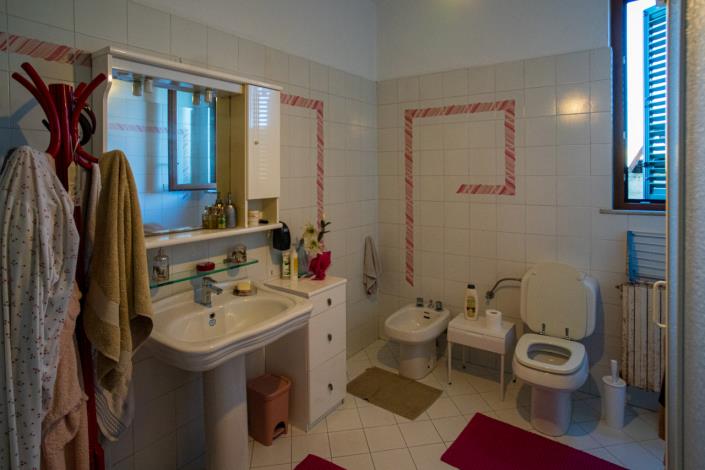 Image No.32-2 Bed Apartment for sale