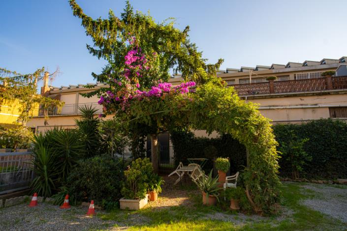 Image No.55-2 Bed Apartment for sale