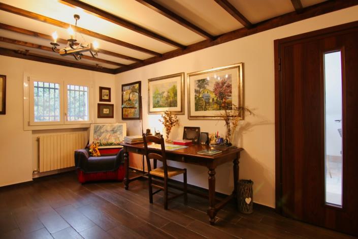 Image No.4-8 Bed Villa for sale