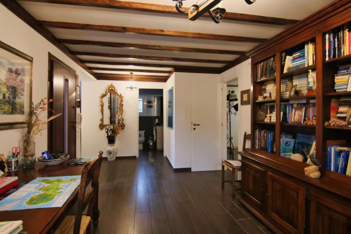 Image No.7-8 Bed Villa for sale