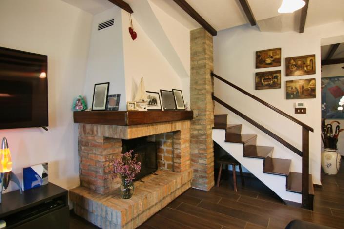 Image No.15-8 Bed Villa for sale