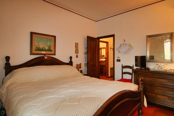 Image No.18-8 Bed Villa for sale