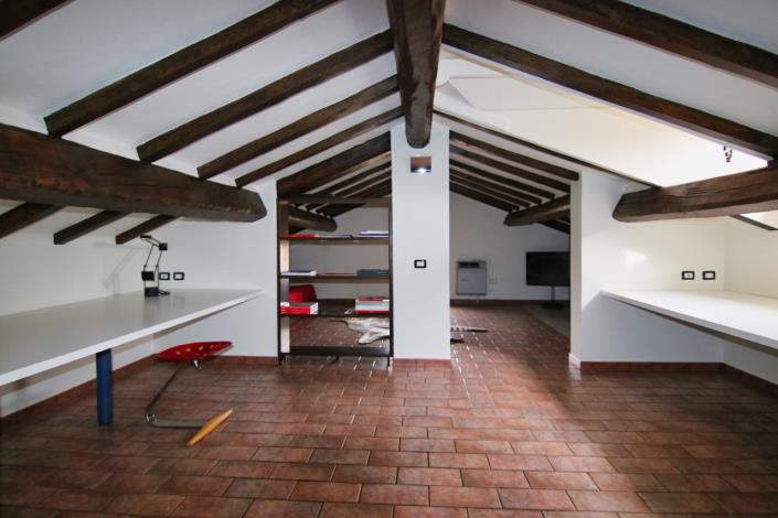 Image No.52-8 Bed Villa for sale