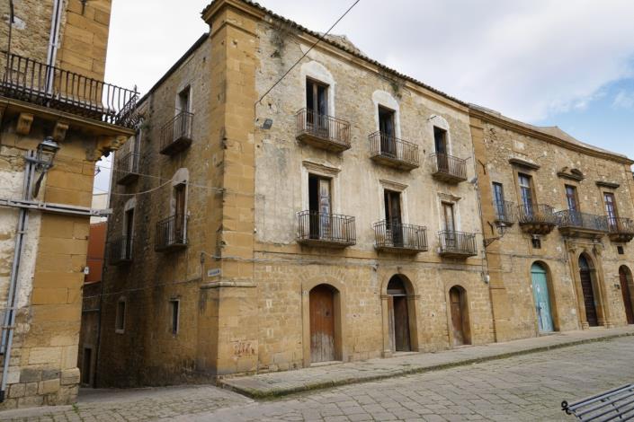 Image No.4-Mansion for sale