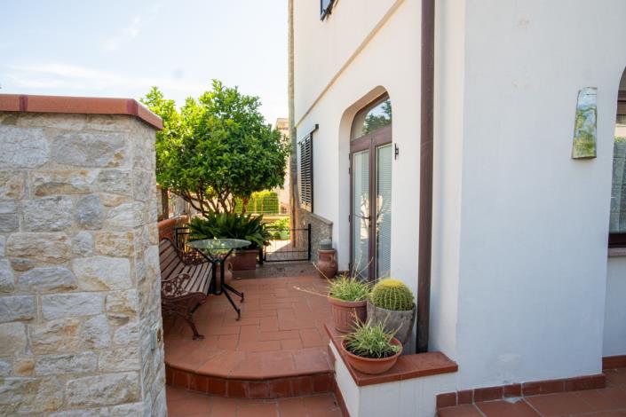 Image No.3-4 Bed Villa for sale