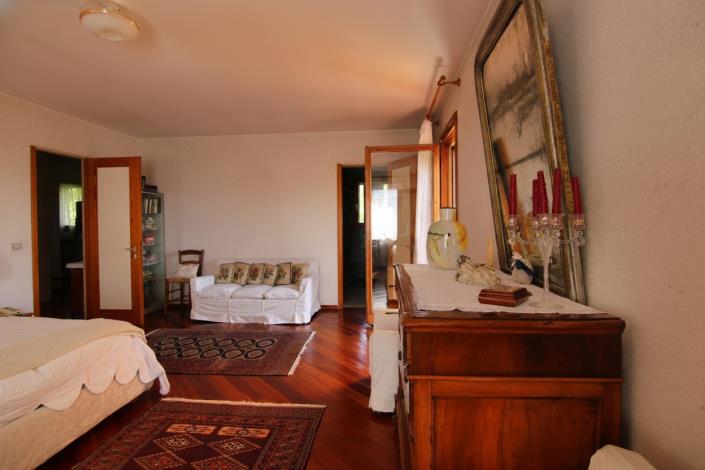 Image No.42-4 Bed Villa for sale