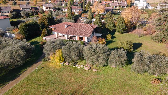 Image No.29-Villa de 4 chambres à vendre à Moniga del Garda