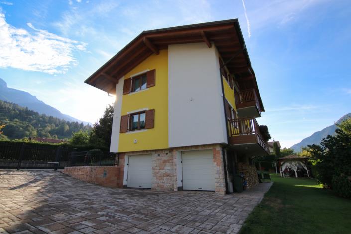 Image No.2-4 Bed Villa for sale