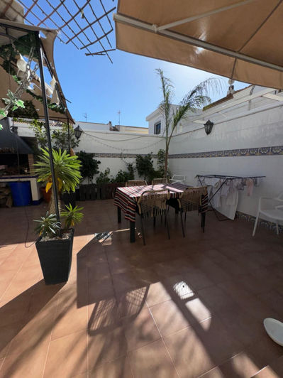 Image No.13-3 Bed Townhouse for sale