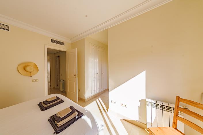 Image No.17-3 Bed Townhouse for sale