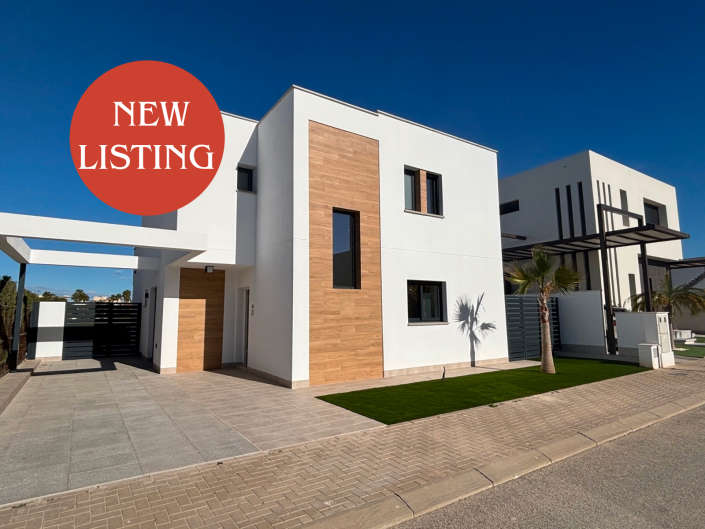 Image No.1-4 Bed Villa / Detached for sale
