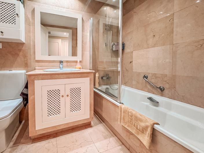 Image No.11-3 Bed Apartment for sale