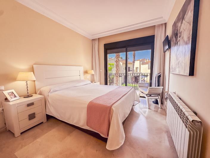 Image No.15-3 Bed Apartment for sale