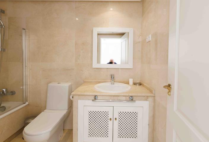 Image No.18-4 Bed Villa / Detached for sale