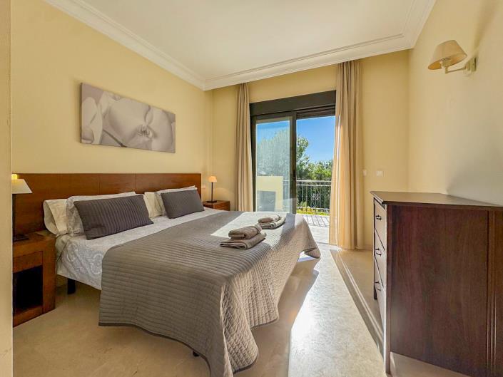 Image No.43-4 Bed Villa / Detached for sale