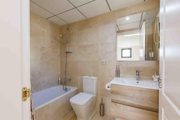 Image No.21-3 Bed Semi-Detached for sale