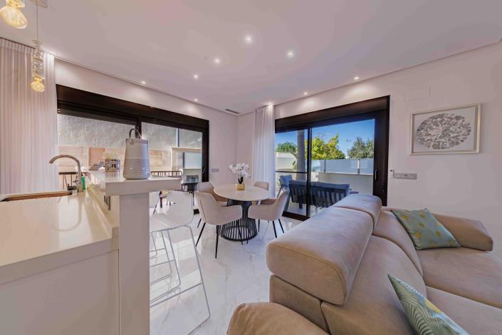 Image No.4-3 Bed Townhouse for sale