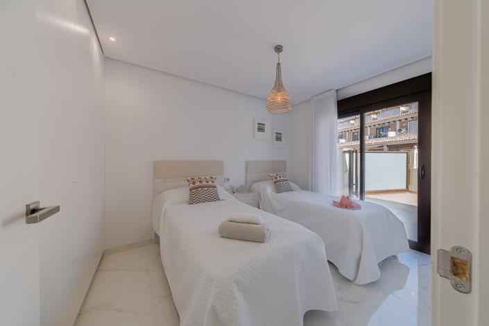 Image No.6-3 Bed Townhouse for sale