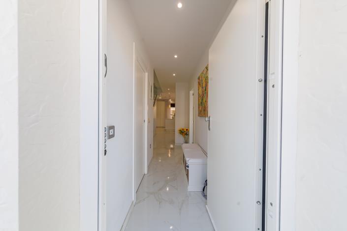 Image No.8-3 Bed Townhouse for sale