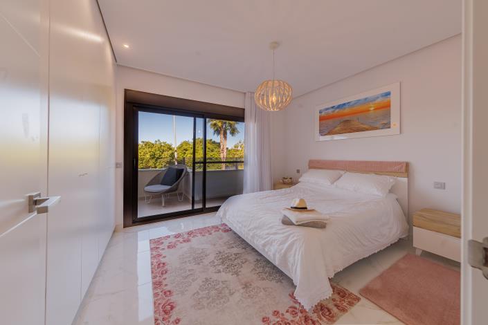 Image No.12-3 Bed Townhouse for sale