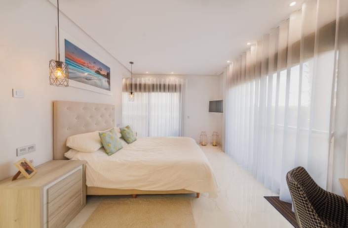 Image No.14-3 Bed Townhouse for sale