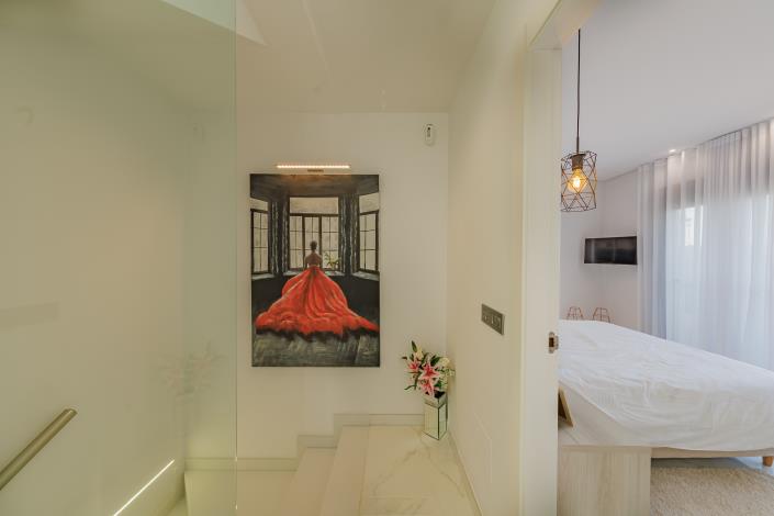 Image No.19-3 Bed Townhouse for sale