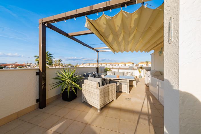 Image No.20-3 Bed Townhouse for sale