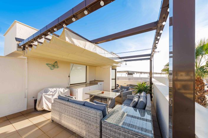 Image No.26-3 Bed Townhouse for sale