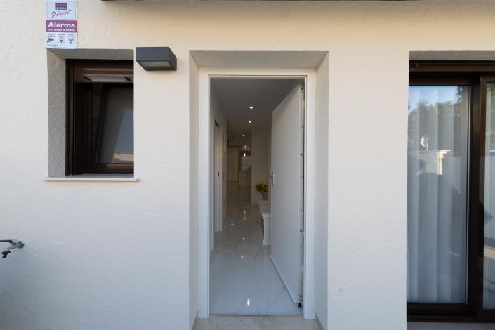 Image No.30-3 Bed Townhouse for sale