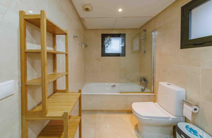 Image No.16-3 Bed Villa / Detached for sale